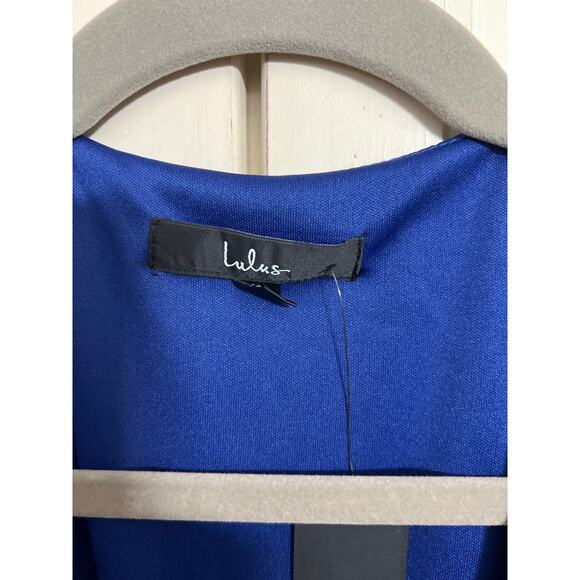 NWT Lulu’s size medium blue midi wrap dress - Picture 3 of 4
